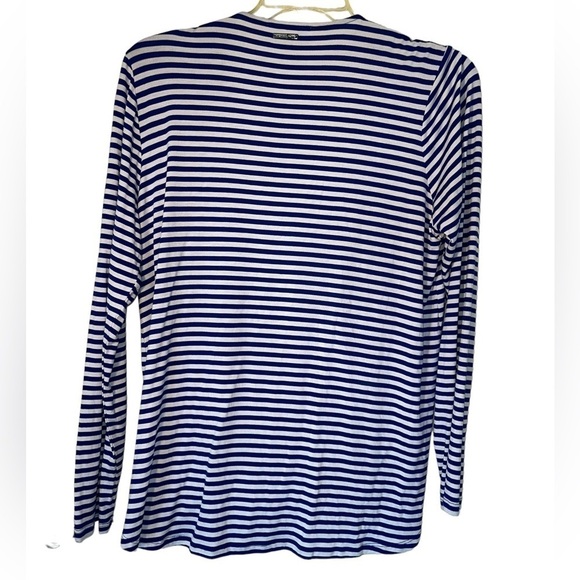 NWT Michael Kors Wrap front blouse. Size XL Lomg sleeve, hook front closure - Picture 3 of 9